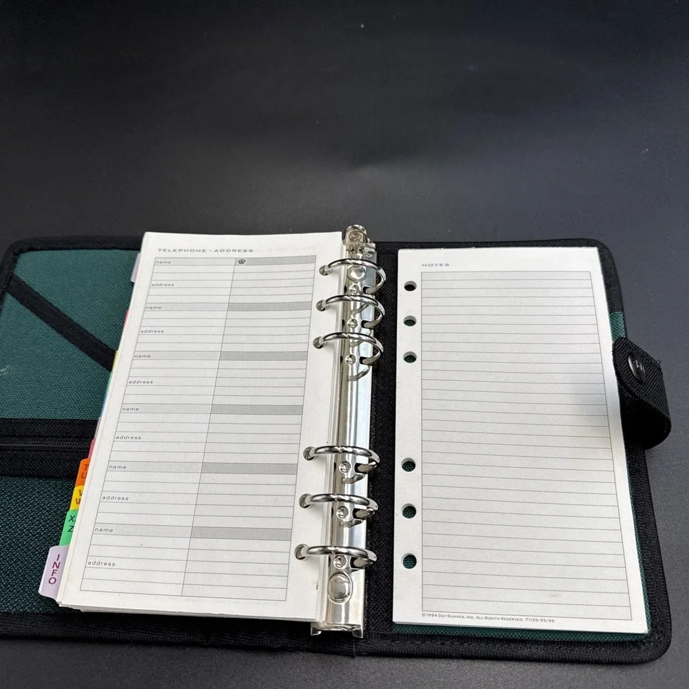 Vintage‎ Day Runner Organizer Planner 411 ~ 6 Ring Snap Closure 7.5x 5.25